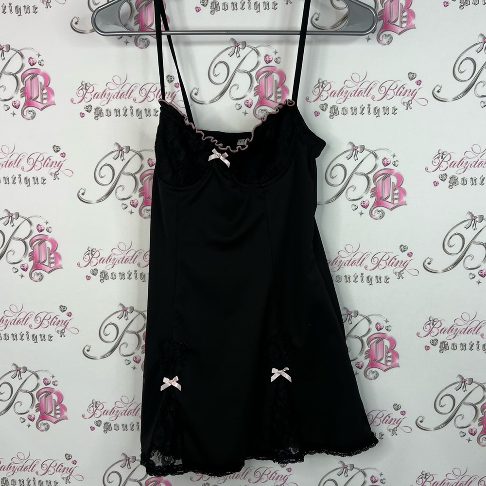Elegant Black Lace Chemise